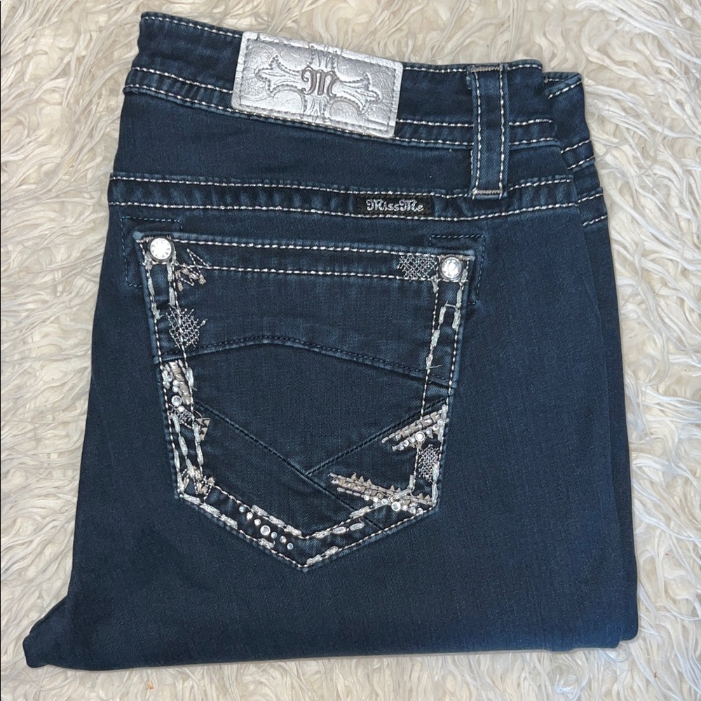 BUCKLE EXCLUSIVE Miss Me Mid-Rise Curvy Bermuda - Wing Pocket Bling